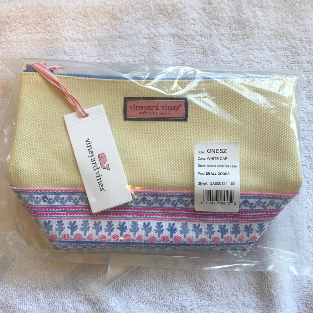 Vineyard Vines zip top bag